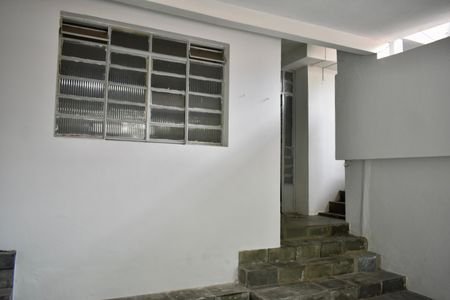 Casa para alugar com 100m², 2 quartos e 2 vagasEntrada