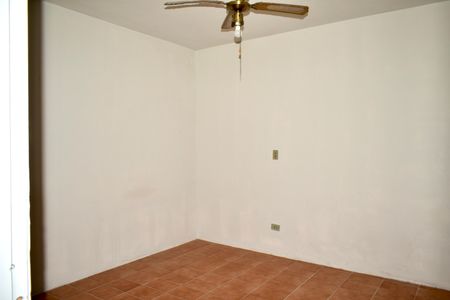 Casa para alugar com 100m², 2 quartos e 2 vagasSuíte 2