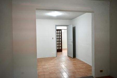 Casa para alugar com 100m², 2 quartos e 2 vagasSala