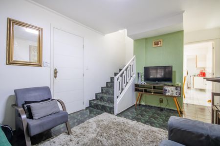 Casa à venda com 200m², 3 quartos e 2 vagas Casa à venda com 200m², 3 quartos e 2 vagasSala