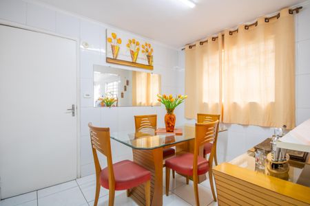 Casa à venda com 200m², 3 quartos e 2 vagas Casa à venda com 200m², 3 quartos e 2 vagasCopa