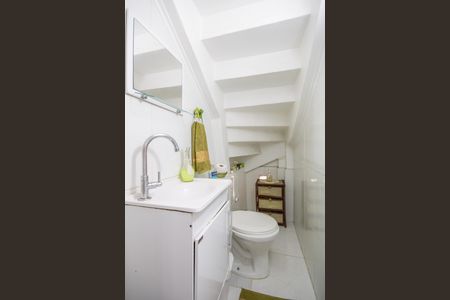 Casa à venda com 200m², 3 quartos e 2 vagas Casa à venda com 200m², 3 quartos e 2 vagasLavabo