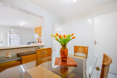 Casa à venda com 200m², 3 quartos e 2 vagas Casa à venda com 200m², 3 quartos e 2 vagasCopa