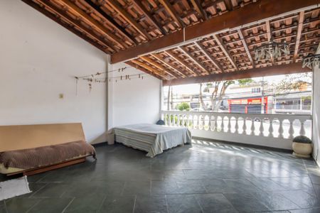 Casa à venda com 200m², 3 quartos e 2 vagas Casa à venda com 200m², 3 quartos e 2 vagasVaranda do Quarto 2