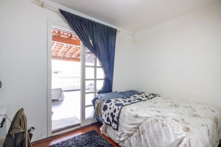 Casa à venda com 200m², 3 quartos e 2 vagas Casa à venda com 200m², 3 quartos e 2 vagasQuarto 2