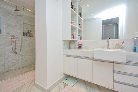 Apartamento para alugar com 233m², 3 quartos e 3 vagasBanheiro 3