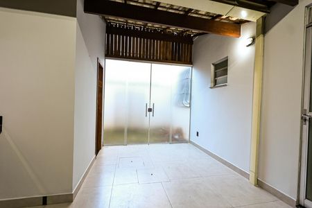 Apartamento à venda com 85m², 2 quartos e 1 vagaVaranda