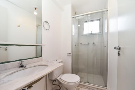 Banheiro da Suíte de apartamento para alugar com 3 quartos, 68m² em Vila Ipiranga, Porto Alegre
