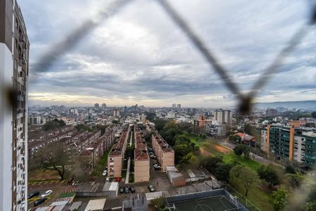Vista de apartamento para alugar com 3 quartos, 68m² em Vila Ipiranga, Porto Alegre