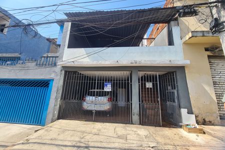 Casa para alugar com 100m², 3 quartos e 1 vaga Casa para alugar com 100m², 3 quartos e 1 vagaFachada