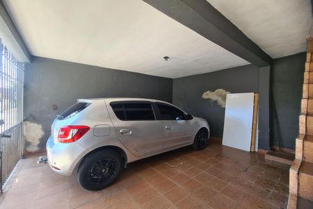 Garagem de casa para alugar com 3 quartos, 100m² em Jardim Santa Teresinha, São Paulo