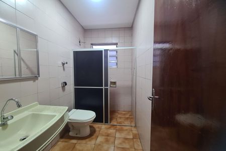 Casa para alugar com 100m², 3 quartos e 1 vaga Casa para alugar com 100m², 3 quartos e 1 vagaBanheiro Social