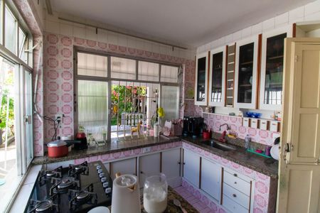 Casa à venda com 500m², 3 quartos e 2 vagas Casa à venda com 500m², 3 quartos e 2 vagasCozinha