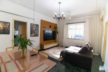 Casa à venda com 500m², 3 quartos e 2 vagas Casa à venda com 500m², 3 quartos e 2 vagasSala