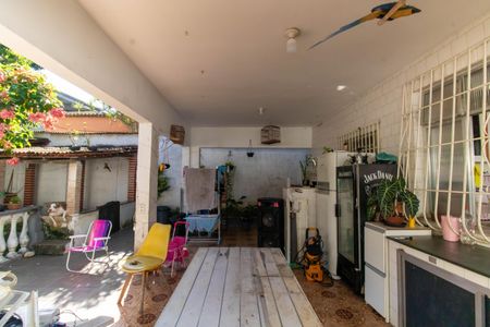 Casa à venda com 500m², 3 quartos e 2 vagas Casa à venda com 500m², 3 quartos e 2 vagasÁrea externa