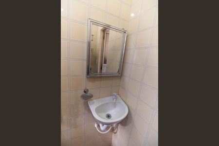 Casa à venda com 500m², 3 quartos e 2 vagas Casa à venda com 500m², 3 quartos e 2 vagasBanheiro de serviço