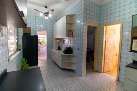 Casa à venda com 500m², 3 quartos e 2 vagas Casa à venda com 500m², 3 quartos e 2 vagasCozinha