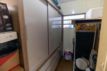 Casa à venda com 500m², 3 quartos e 2 vagas Casa à venda com 500m², 3 quartos e 2 vagasQuarto de Serviço