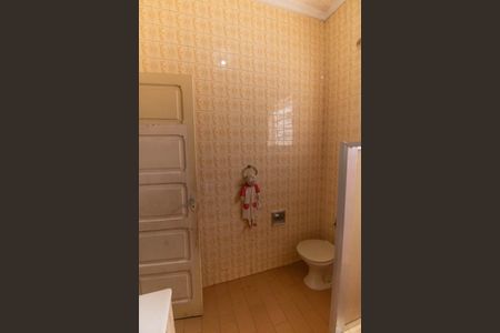 Casa à venda com 500m², 3 quartos e 2 vagas Casa à venda com 500m², 3 quartos e 2 vagasBanheiro Social