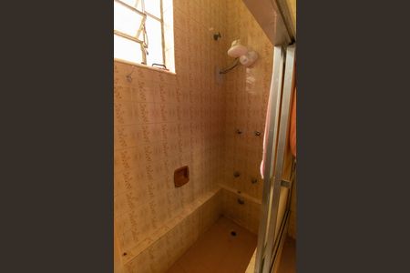 Casa à venda com 500m², 3 quartos e 2 vagas Casa à venda com 500m², 3 quartos e 2 vagasBanheiro Social