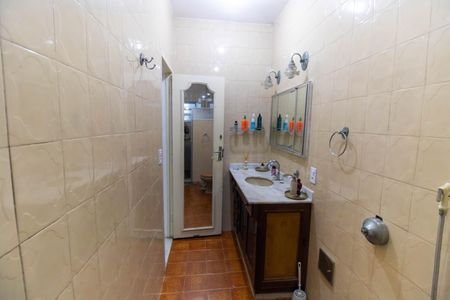 Casa à venda com 500m², 3 quartos e 2 vagas Casa à venda com 500m², 3 quartos e 2 vagasBanheiro da Suíte