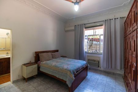 Casa à venda com 500m², 3 quartos e 2 vagas Casa à venda com 500m², 3 quartos e 2 vagasSuíte