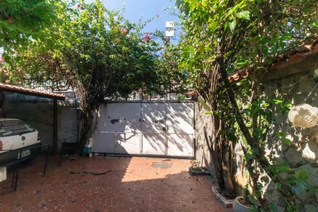 Casa à venda com 500m², 3 quartos e 2 vagas Casa à venda com 500m², 3 quartos e 2 vagasÁrea externa