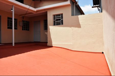 Casa para alugar com 70m², 2 quartos e sem vagaQuintal