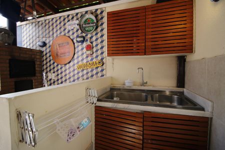 Casa de condomínio à venda com 140m², 4 quartos e 2 vagasÁrea de Serviço