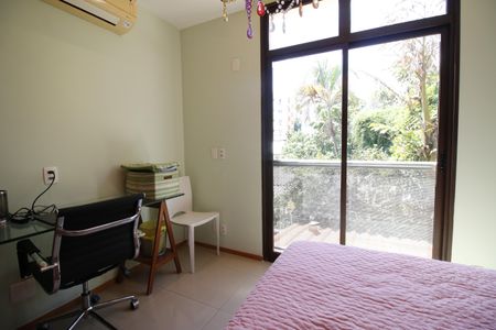 Casa de condomínio à venda com 140m², 4 quartos e 2 vagasSuíte 1