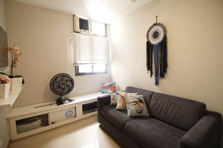 Casa de condomínio à venda com 140m², 4 quartos e 2 vagasSuíte 3