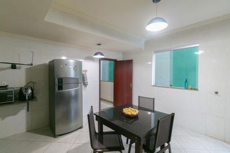 Casa à venda com 172m², 4 quartos e 2 vagas