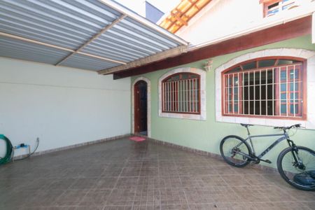 Casa à venda com 172m², 4 quartos e 2 vagas
