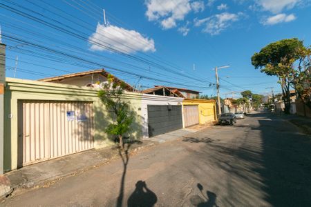 Casa à venda com 172m², 4 quartos e 2 vagas