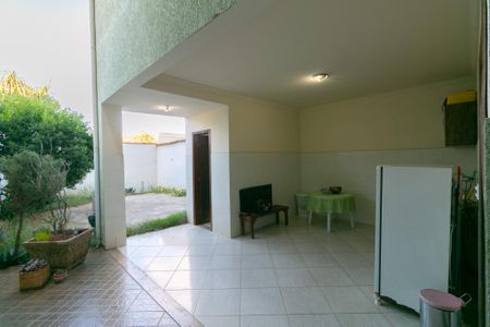 Casa à venda com 172m², 4 quartos e 2 vagas