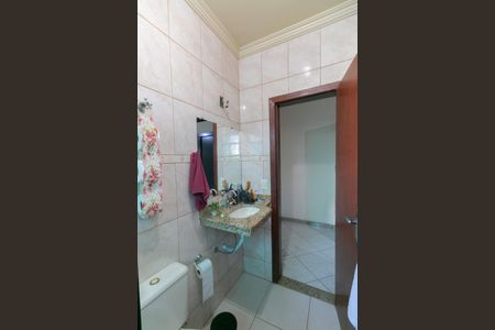 Casa à venda com 172m², 4 quartos e 2 vagas