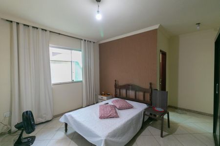Casa à venda com 172m², 4 quartos e 2 vagas