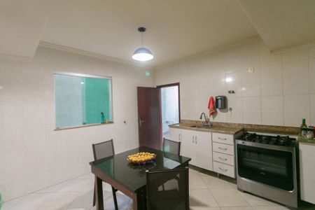 Casa à venda com 172m², 4 quartos e 2 vagas