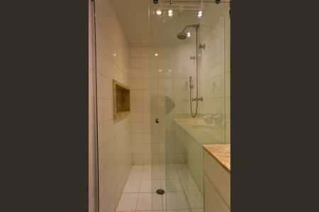 Apartamento à venda com 59m², 1 quarto e 2 vagasBanheiro da Suíte