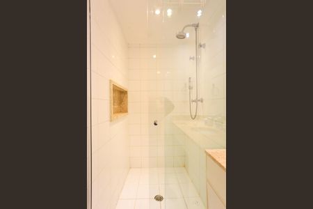 Apartamento à venda com 59m², 1 quarto e 2 vagasBanheiro da Suíte