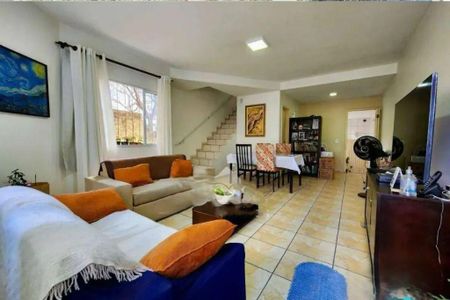 Casa à venda com 3 quartos, 138m² em Jardim Ester Yolanda, São Paulo
