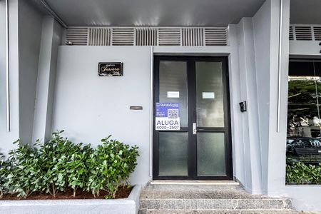 Apartamento para alugar com 156m², 3 quartos e 2 vagas Apartamento para alugar com 156m², 3 quartos e 2 vagasEntrada