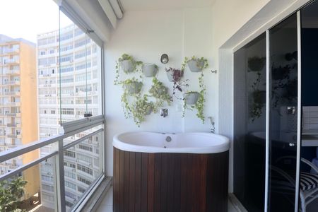 Apartamento para alugar com 96m², 2 quartos e 1 vaga Apartamento para alugar com 96m², 2 quartos e 1 vagaVaranda