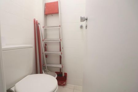 Apartamento para alugar com 96m², 2 quartos e 1 vaga Apartamento para alugar com 96m², 2 quartos e 1 vagaBanheiro de serviço
