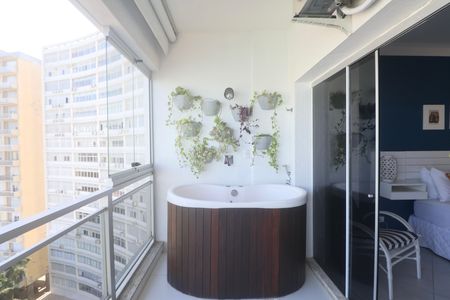 Apartamento para alugar com 96m², 2 quartos e 1 vaga Apartamento para alugar com 96m², 2 quartos e 1 vagaVaranda