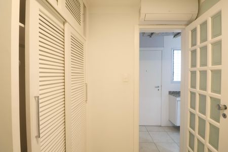 Apartamento para alugar com 96m², 2 quartos e 1 vaga Apartamento para alugar com 96m², 2 quartos e 1 vagaQuarto de Serviço