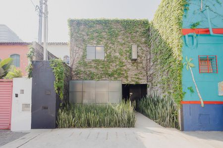 Casa à venda com 275m², 3 quartos e 2 vagasFachada