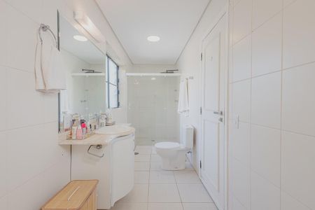 Casa à venda com 275m², 3 quartos e 2 vagasBanheiro da Suíte