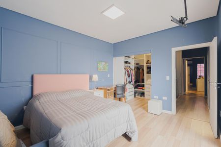 Casa à venda com 275m², 3 quartos e 2 vagasSuíte