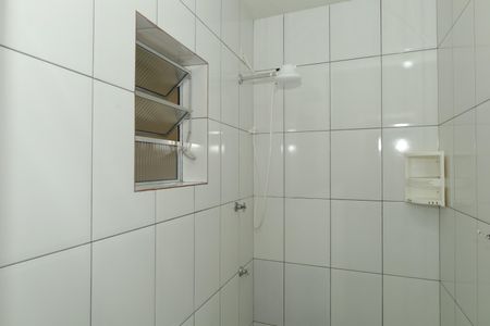 Banheiro de casa para alugar com 1 quarto, 32m² em Jardim Itapemirim, São Paulo